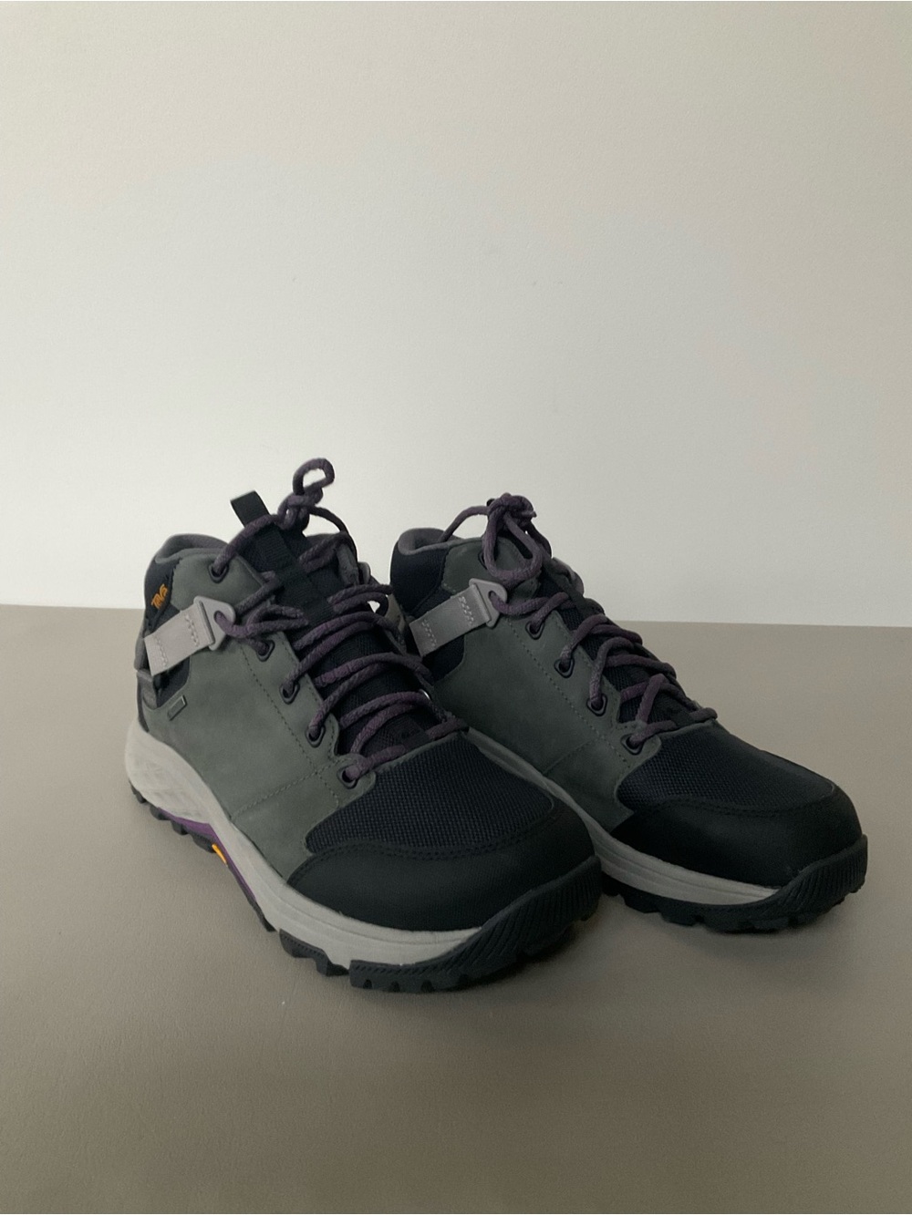 Teva, NWBox, Grey Hiking Sneakers
